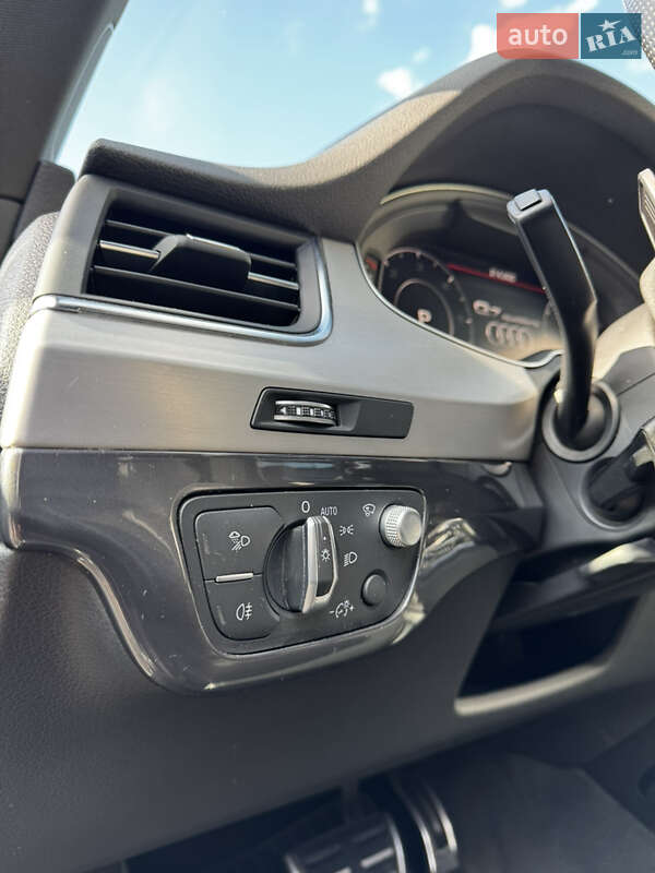 Внедорожник / Кроссовер Audi Q7 2018 в Владимирце