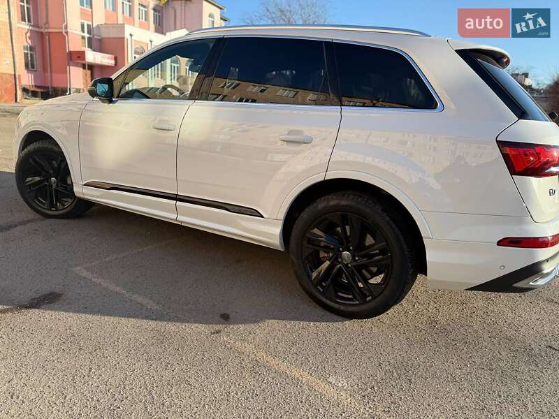 Внедорожник / Кроссовер Audi Q7 2020 в Ровно фото 4 Внедорожник / Кроссовер Audi Q7 2020 в Ровно