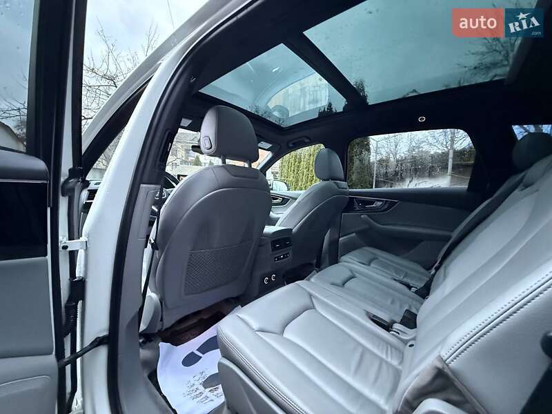 Внедорожник / Кроссовер Audi Q7 2018 в Стрые