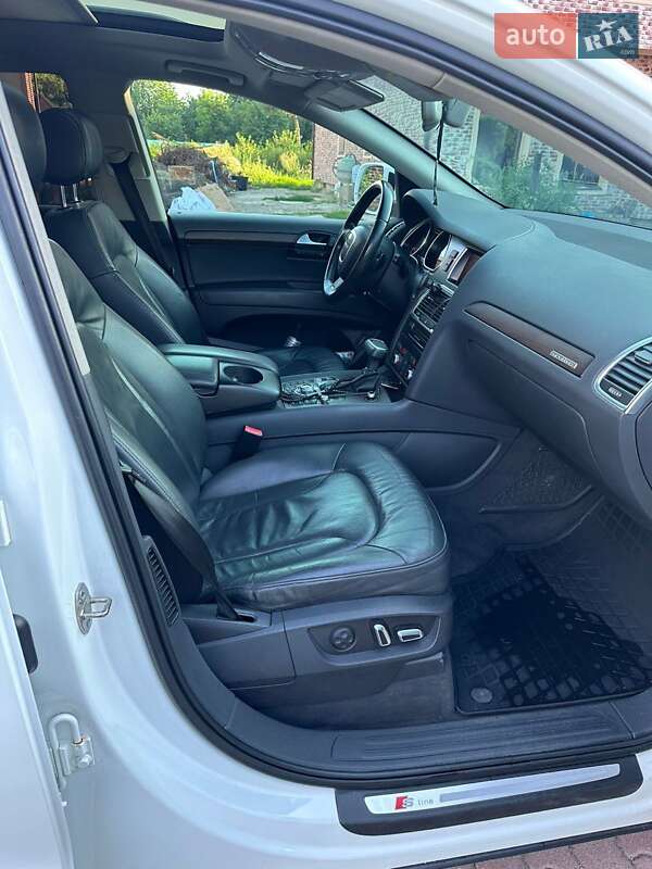 Внедорожник / Кроссовер Audi Q7 2010 в Черновцах