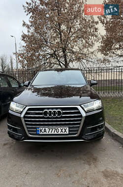Позашляховик / Кросовер Audi Q7 2017 в Києві