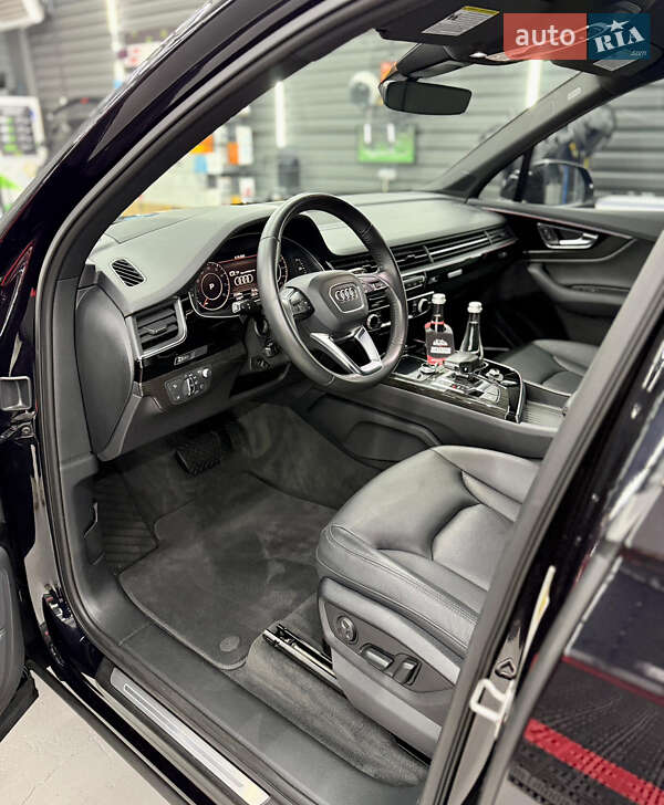 Внедорожник / Кроссовер Audi Q7 2017 в Киеве