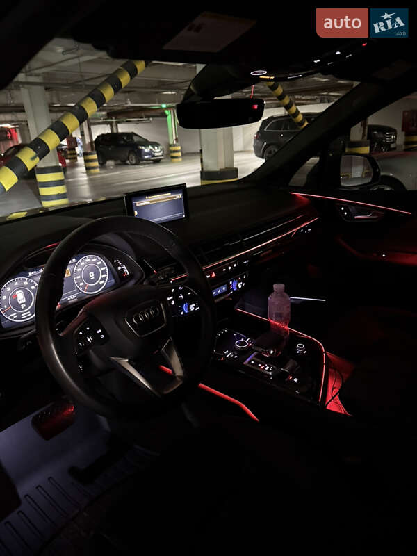 Внедорожник / Кроссовер Audi Q7 2017 в Киеве