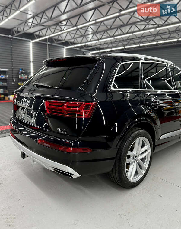 Внедорожник / Кроссовер Audi Q7 2017 в Киеве