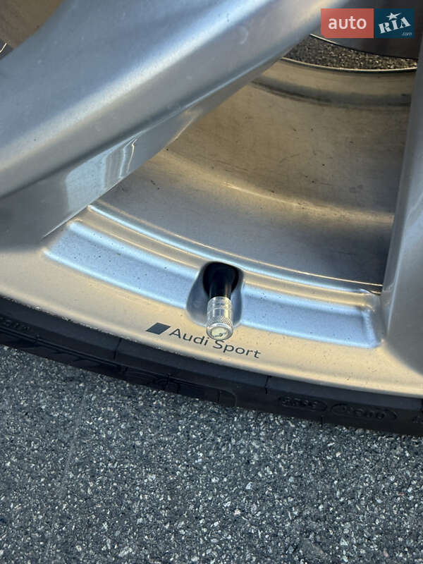 Внедорожник / Кроссовер Audi Q7 2017 в Киеве