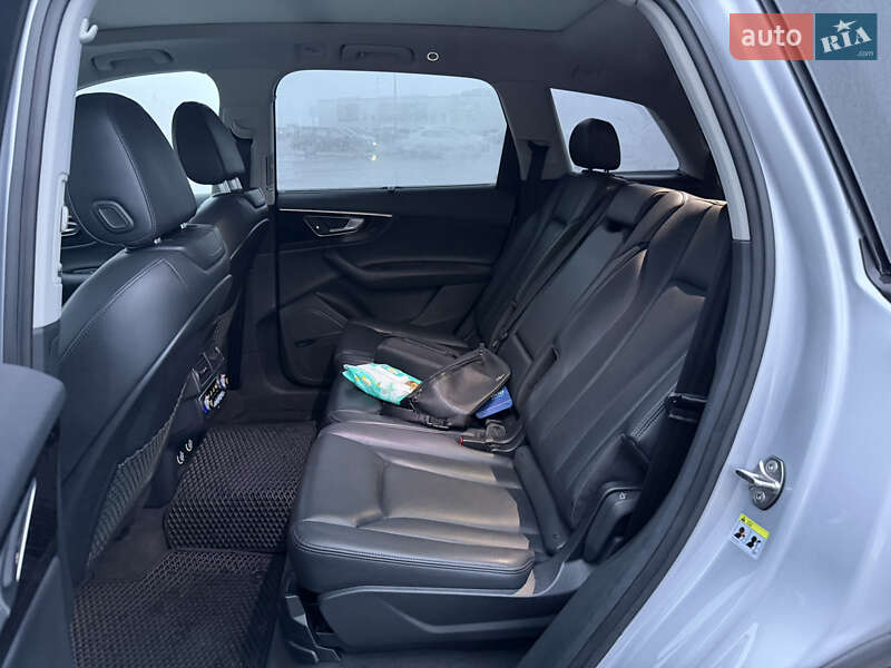 Внедорожник / Кроссовер Audi Q7 2018 в Киеве фото 12 Внедорожник / Кроссовер Audi Q7 2018 в Киеве