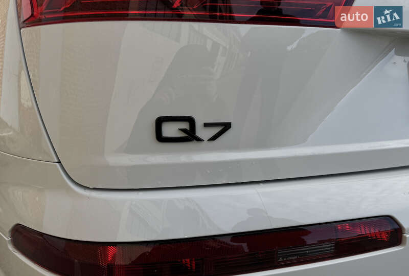 Внедорожник / Кроссовер Audi Q7 2018 в Киеве фото 13 Внедорожник / Кроссовер Audi Q7 2018 в Киеве