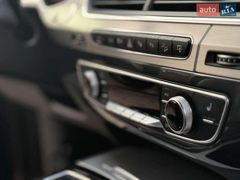 Внедорожник / Кроссовер Audi Q7 2017 в Ровно