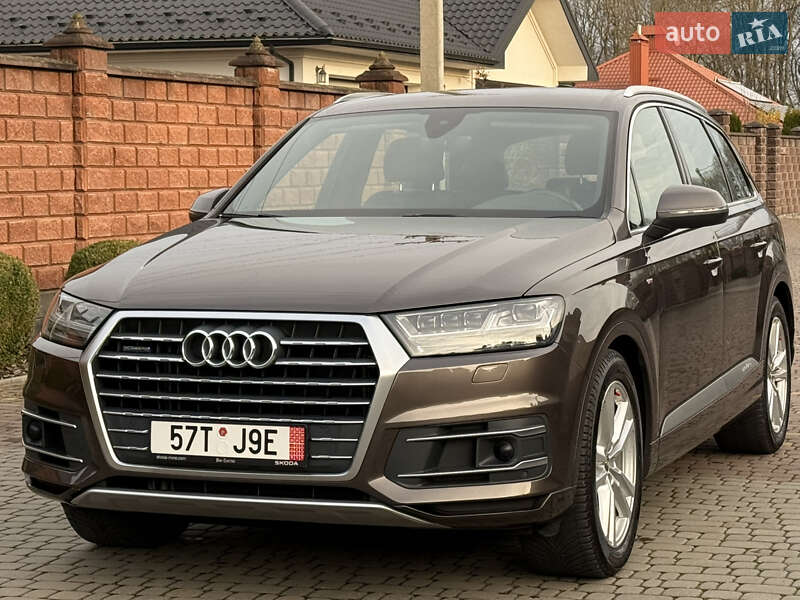 Внедорожник / Кроссовер Audi Q7 2017 в Ровно