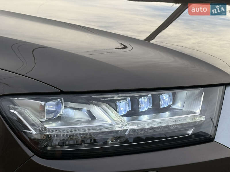 Внедорожник / Кроссовер Audi Q7 2017 в Ровно