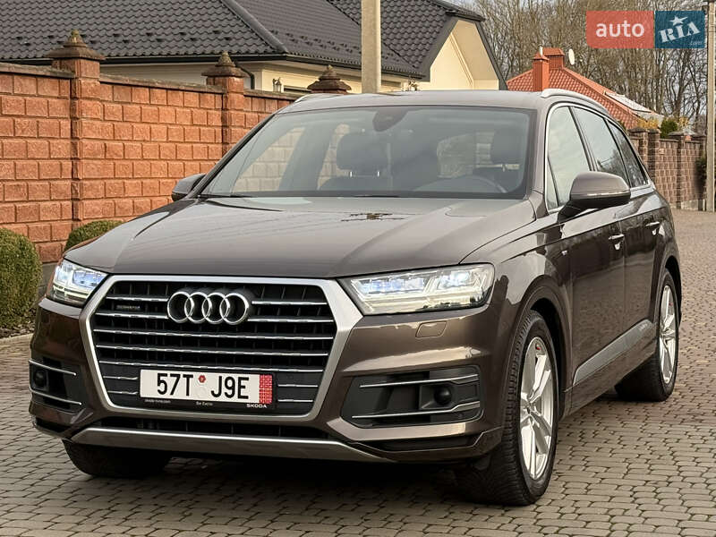 Внедорожник / Кроссовер Audi Q7 2017 в Ровно