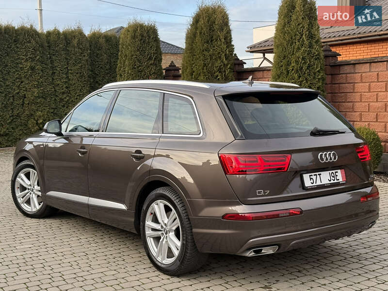 Внедорожник / Кроссовер Audi Q7 2017 в Ровно