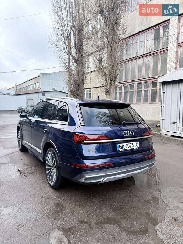 Внедорожник / Кроссовер Audi Q7 2021 в Киеве фото 10 Внедорожник / Кроссовер Audi Q7 2021 в Киеве