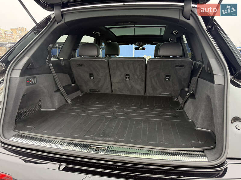 Внедорожник / Кроссовер Audi Q7 2016 в Киеве