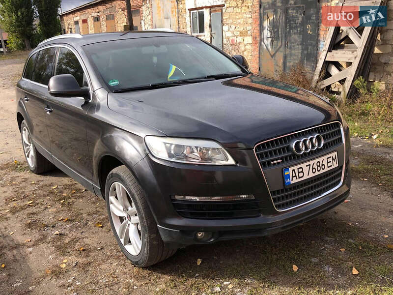 Внедорожник / Кроссовер Audi Q7 2006 в Южном