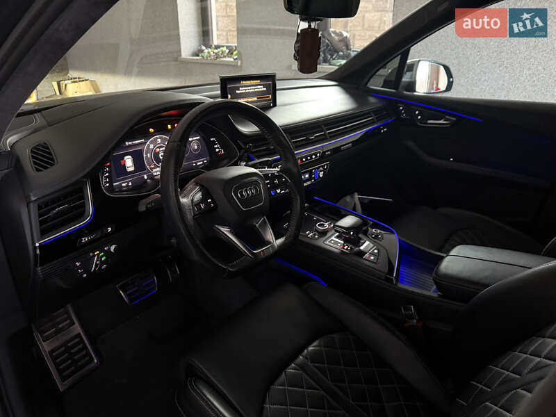 Внедорожник / Кроссовер Audi Q7 2017 в Львове