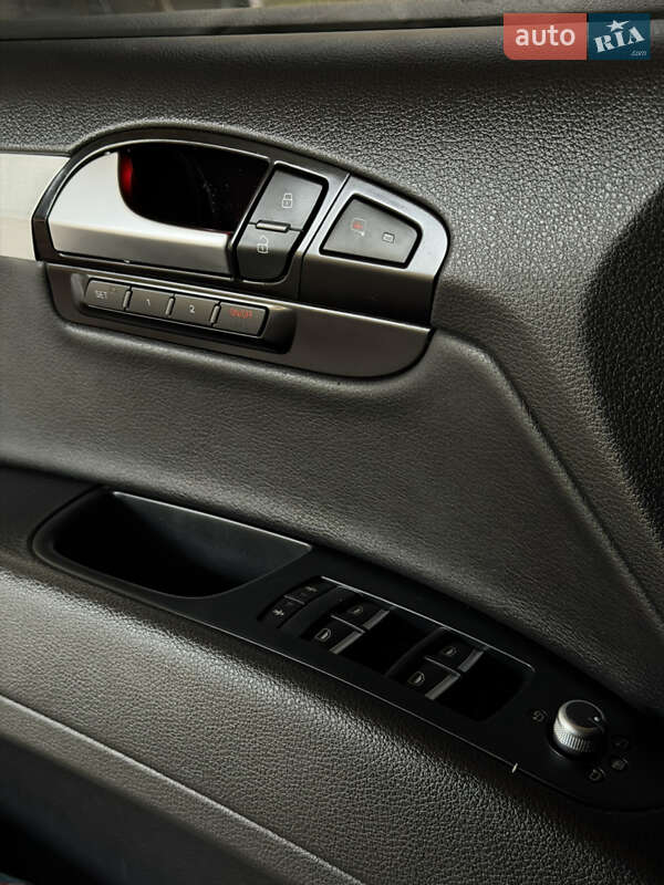 Внедорожник / Кроссовер Audi Q7 2015 в Судовой Вишне фото 7 Внедорожник / Кроссовер Audi Q7 2015 в Судовой Вишне