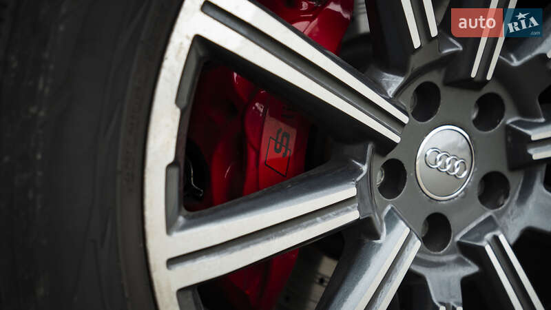 Внедорожник / Кроссовер Audi Q7 2017 в Киеве