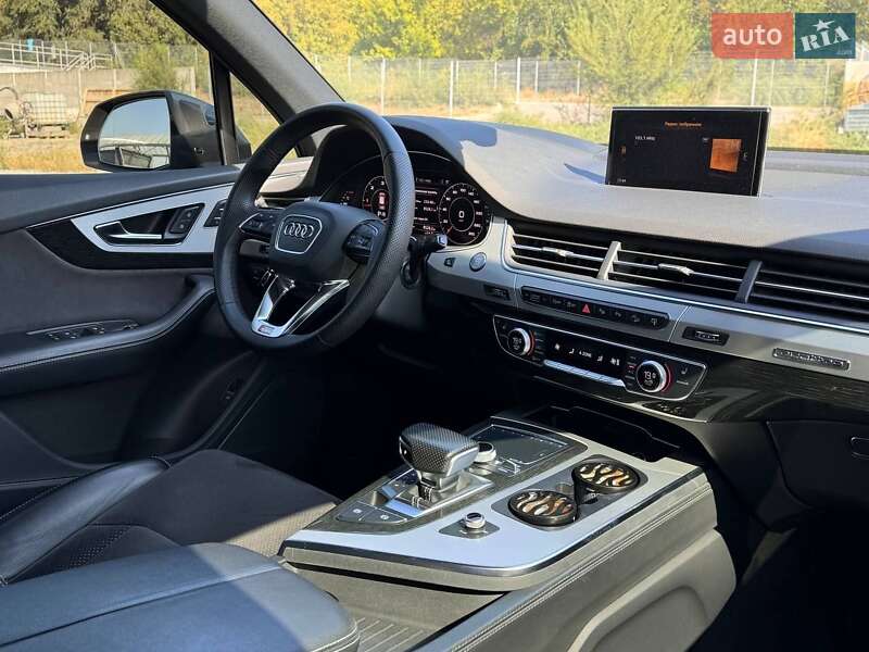 Внедорожник / Кроссовер Audi Q7 2015 в Днепре