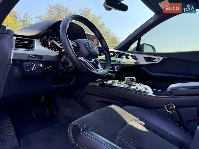 Внедорожник / Кроссовер Audi Q7 2015 в Днепре