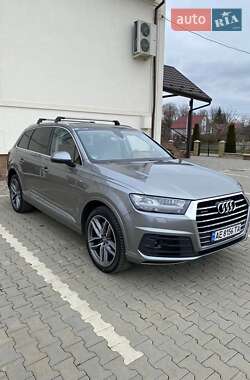 Позашляховик / Кросовер Audi Q7 2016 в Чернівцях