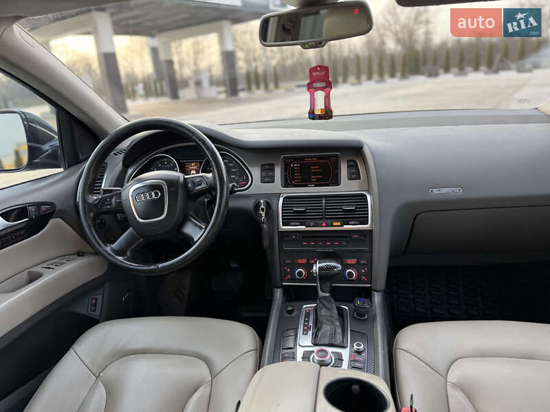 Внедорожник / Кроссовер Audi Q7 2008 в Звягеле