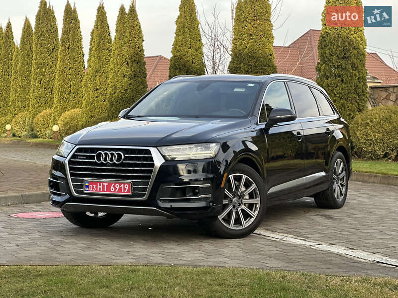 Внедорожник / Кроссовер Audi Q7 2017 в Сарнах