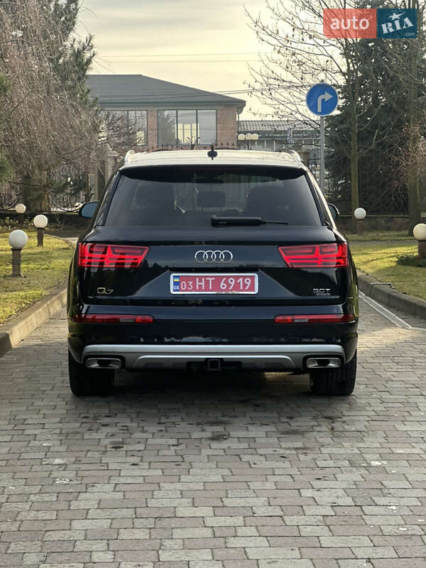 Внедорожник / Кроссовер Audi Q7 2017 в Сарнах