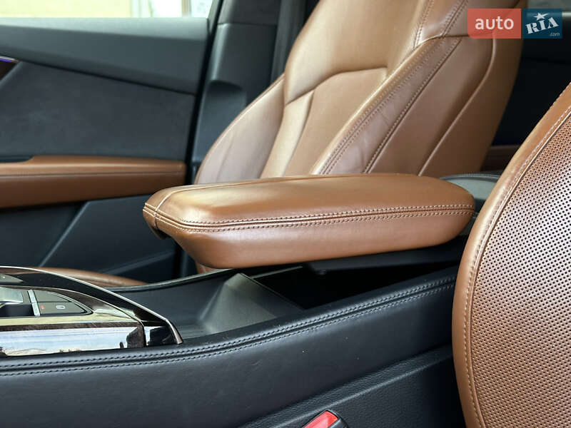 Внедорожник / Кроссовер Audi Q7 2017 в Сарнах