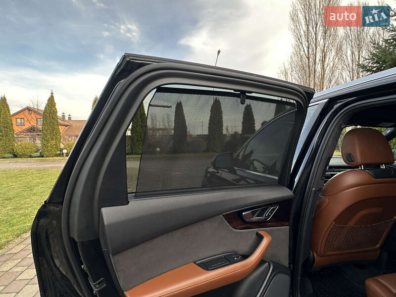 Внедорожник / Кроссовер Audi Q7 2017 в Сарнах