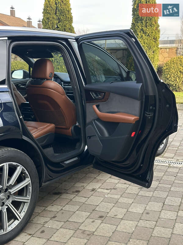 Внедорожник / Кроссовер Audi Q7 2017 в Сарнах