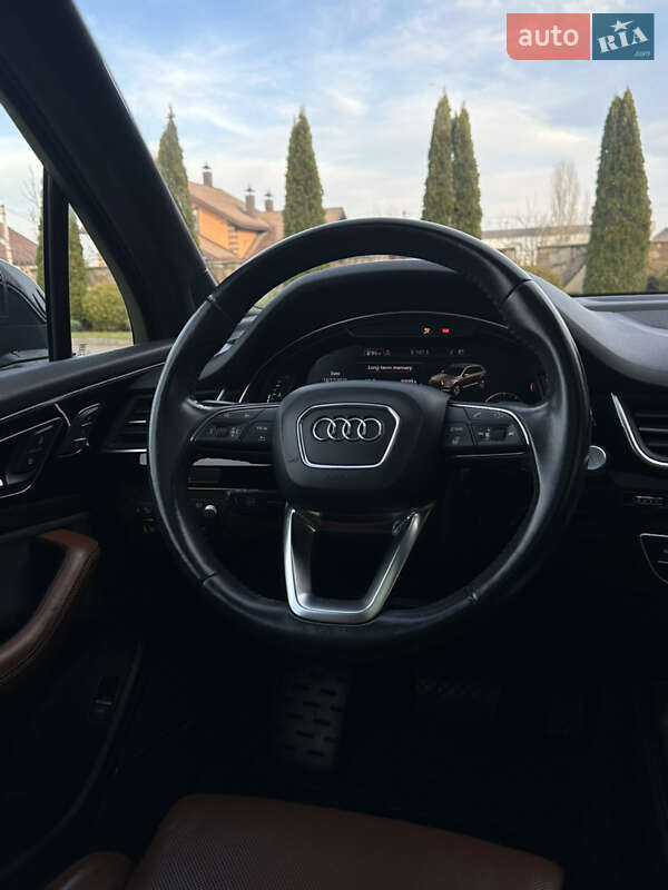 Внедорожник / Кроссовер Audi Q7 2017 в Сарнах