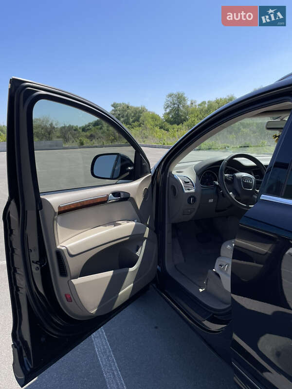 Внедорожник / Кроссовер Audi Q7 2010 в Ирпене