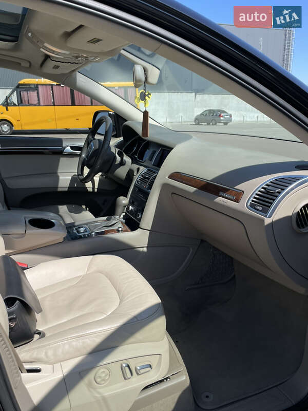 Внедорожник / Кроссовер Audi Q7 2010 в Ирпене