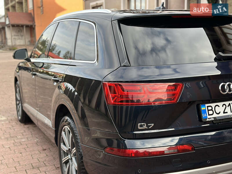 Внедорожник / Кроссовер Audi Q7 2017 в Стрые