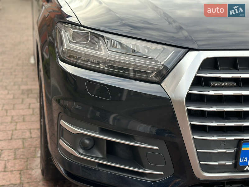 Внедорожник / Кроссовер Audi Q7 2017 в Стрые