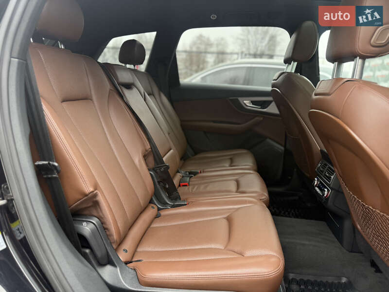 Внедорожник / Кроссовер Audi Q7 2016 в Каменец-Подольском