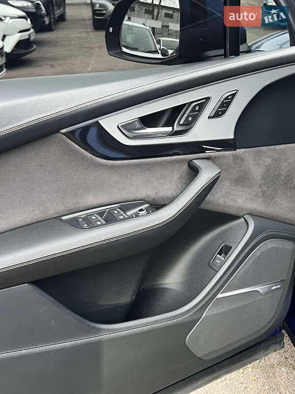 Позашляховик / Кросовер Audi Q7 2016 в Одесі