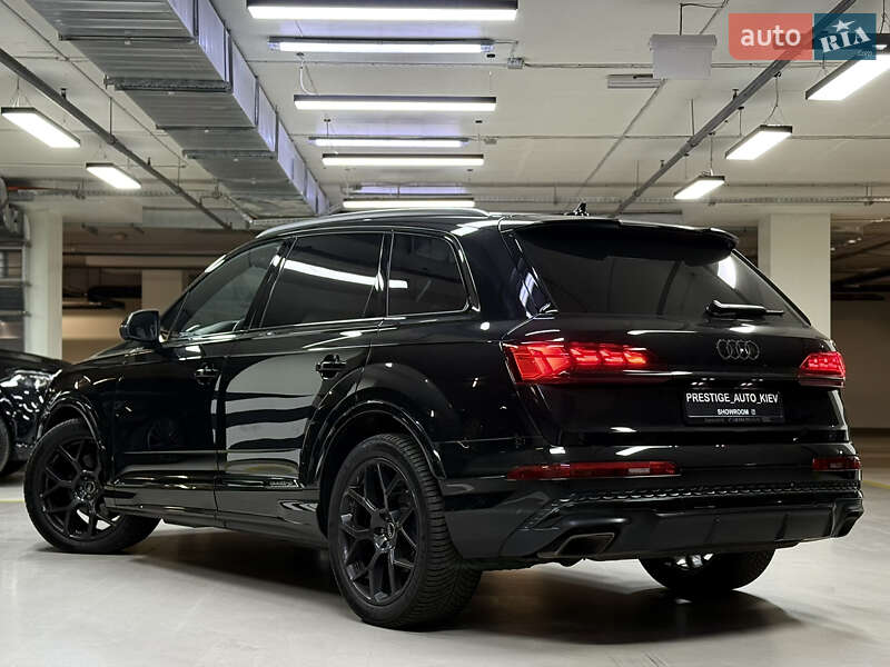 Внедорожник / Кроссовер Audi Q7 2024 в Киеве