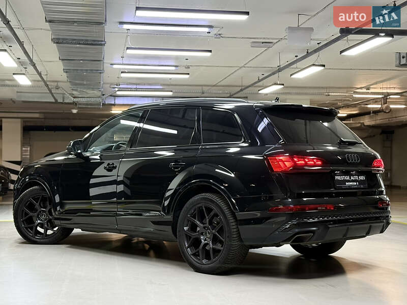 Внедорожник / Кроссовер Audi Q7 2024 в Киеве