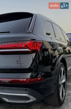 Внедорожник / Кроссовер Audi Q7 2020 в Мукачево