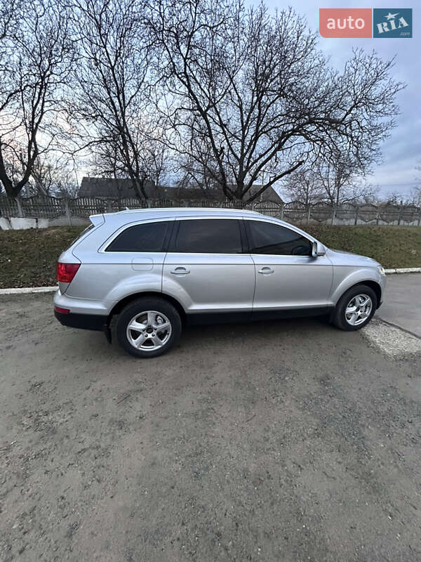 Внедорожник / Кроссовер Audi Q7 2007 в Сокирянах