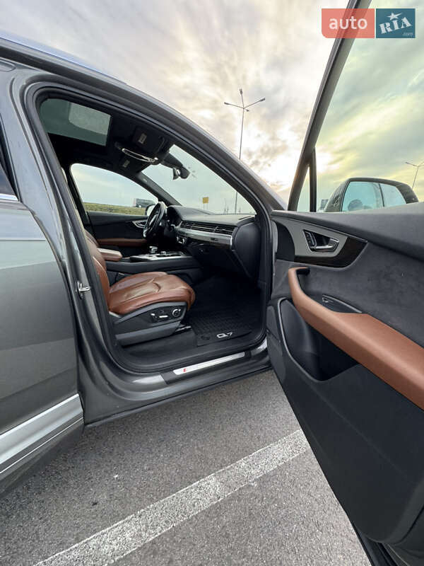 Внедорожник / Кроссовер Audi Q7 2017 в Львове