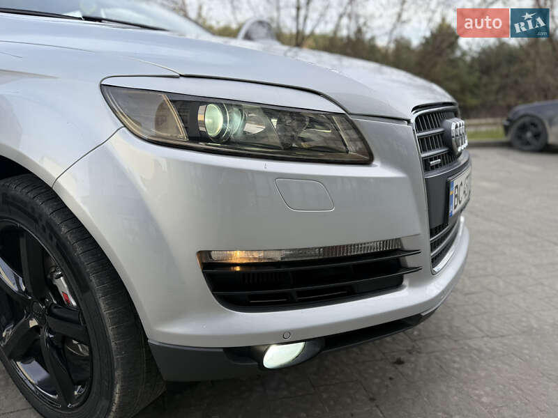 Внедорожник / Кроссовер Audi Q7 2006 в Новояворовске