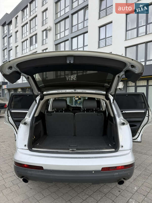 Внедорожник / Кроссовер Audi Q7 2006 в Новояворовске