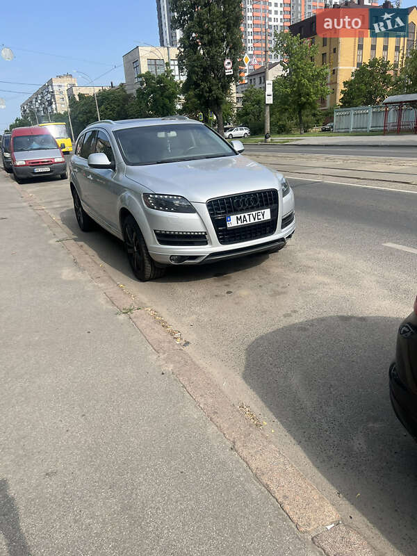 Внедорожник / Кроссовер Audi Q7 2014 в Киеве