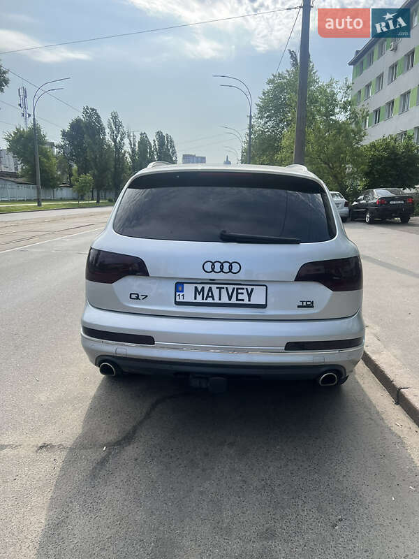 Внедорожник / Кроссовер Audi Q7 2014 в Киеве