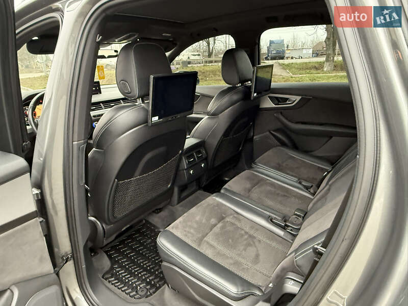 Внедорожник / Кроссовер Audi Q7 2016 в Виннице