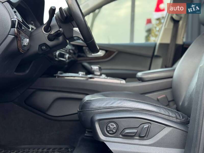 Внедорожник / Кроссовер Audi Q7 2017 в Львове