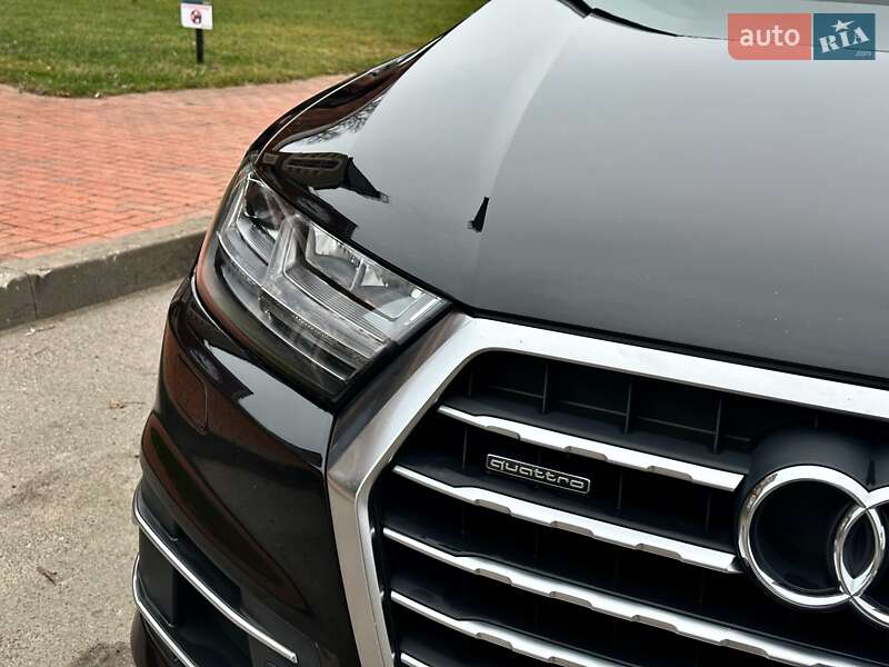 Внедорожник / Кроссовер Audi Q7 2016 в Киеве
